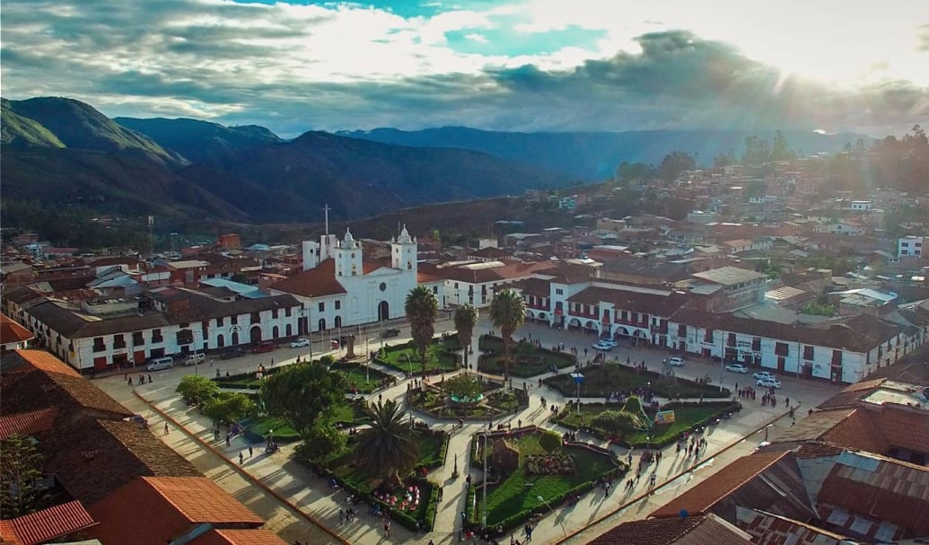 Chachapoyas ist, ebenso wie Arequipa im Süden Perus, als "die weiße Stadt" bekannt. Bildquelle: Wikipedia