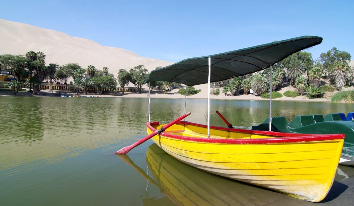 Huacachina_boat (1)