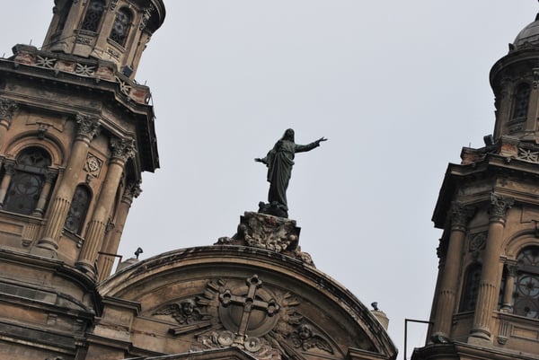 Santiago de Chile Sehenswürdigkeiten: Catedral. Quelle: Wikimedia Commons.