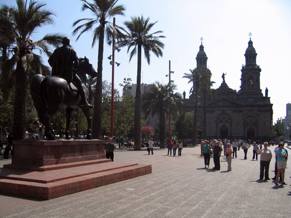 Santiago de Chile Sehenswürdigkeiten: Der Plaza de Armas ist auf jeden Fall eine Reise Wert! Quelle: Flickr.