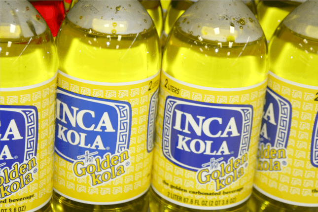 Das Gold der Inka: Die Inca Kola ist der beliebteste Softdrink der Peruaner und schmeckt so süß und klebrig, wie sie aussieht. 