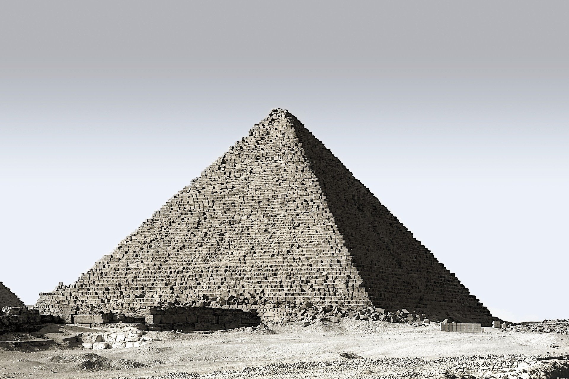 pyramid-3478575_1920
